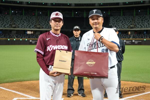 키움 히어로즈가 타이완 대표팀과 연습경기를 치렀다(사진=키움)