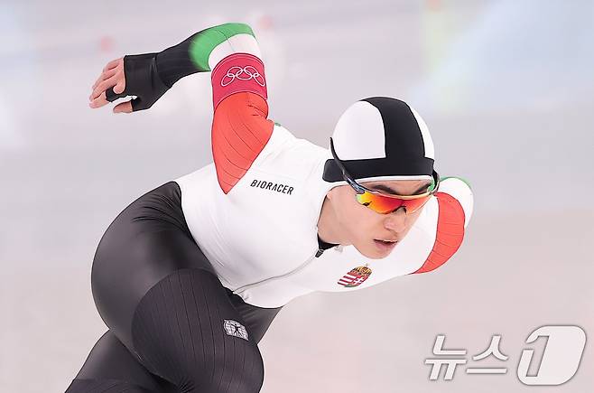 헝가리로 귀화한 스피드스케이팅 김민석이 19일(현지시간) 이탈리아 밀라노 스피드스케이팅 스타디움에서 열린 스피드 스케이팅 남자 1500m에서 질주하고 있다. 2026.2.20 ⓒ 뉴스1 김성진 기자