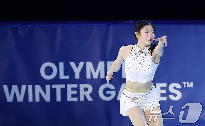 피겨 이해인이 21일(현지시간) 이탈리아 밀라노 아이스 스케이팅 아레나에서 열린 2026 밀라노·코르티나담페초 동계올림픽 피겨 갈라쇼에서 넷플릭스 '케이팝 데몬 헌터스' OST에 맞춰 연기를 펼치고 있다. 2026.2.22 ⓒ 뉴스1 김성진 기자