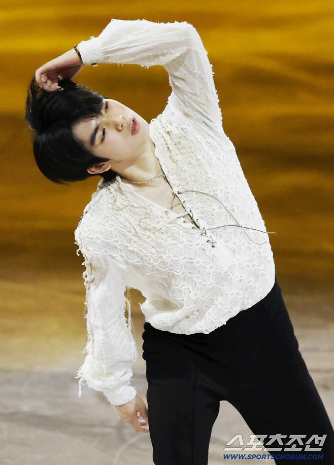 22일(한국시간) 이탈리아 밀라노 스피드스케이팅 아레나에서 밀라노동계올림픽 피겨 갈라쇼가 열렸다. 연기를 펼치고 있는 차준환. 밀라노(이탈리아)=송정헌 기자songs@sportschosun.com/2026.02.22/