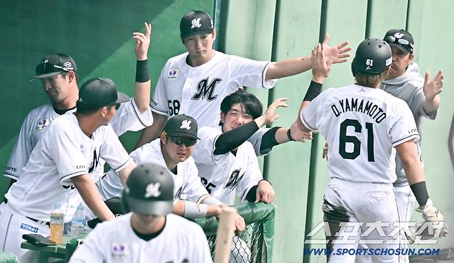 22일 일본 오키나와 니시자키 야구장에서 열린 한화 이글스와 지바 롯데의 연습경기. 지바 롯데 야마모토가 득점을 올리고 있다. 오키나와(일본)=박재만 기자 pjm@sportschosun.com/2026.02.22/