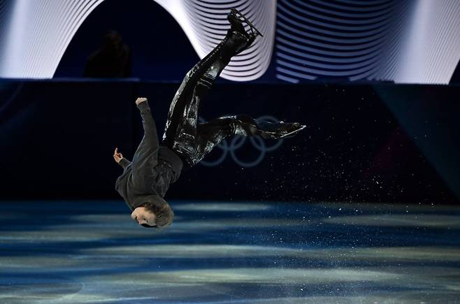 일리야 말리닌의 백플립 연기.