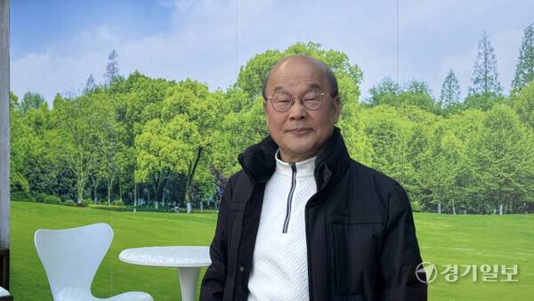 매달 지역 어르신들을 위한 생신상 봉사를 이어오고 있는 이태석 이교수한정식 대표. 김소현기자