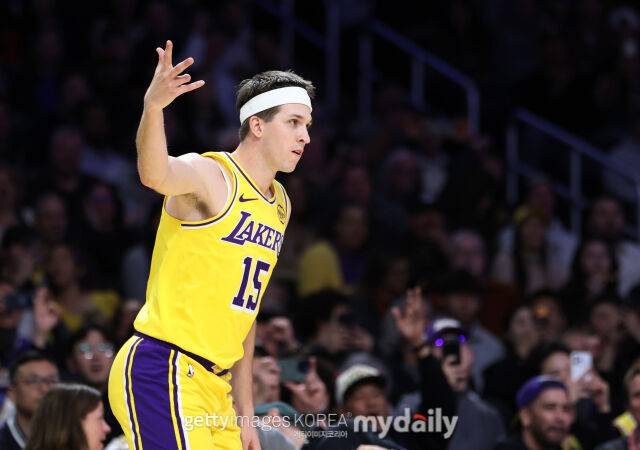 리브스가 3점슛 성공 후 뒤풀이를 하고 있다. /게티이미지코리아