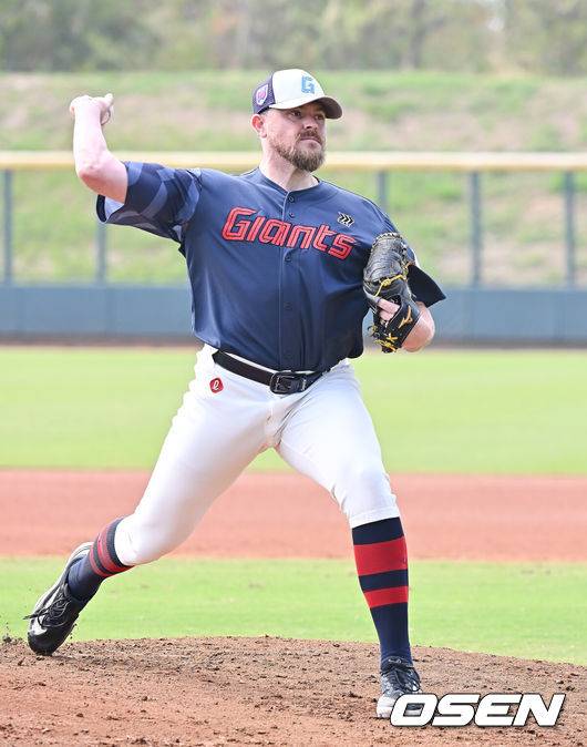 [OSEN=타이난(대만), 이석우 기자] 롯데 자이언츠 제레미 비슬리 076 2026.02.02 / foto0307@osen.co.kr