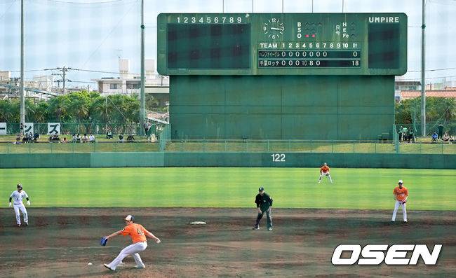 7회말 2아웃 상황 한화-지바롯데의 0-18 스코어 전광판.