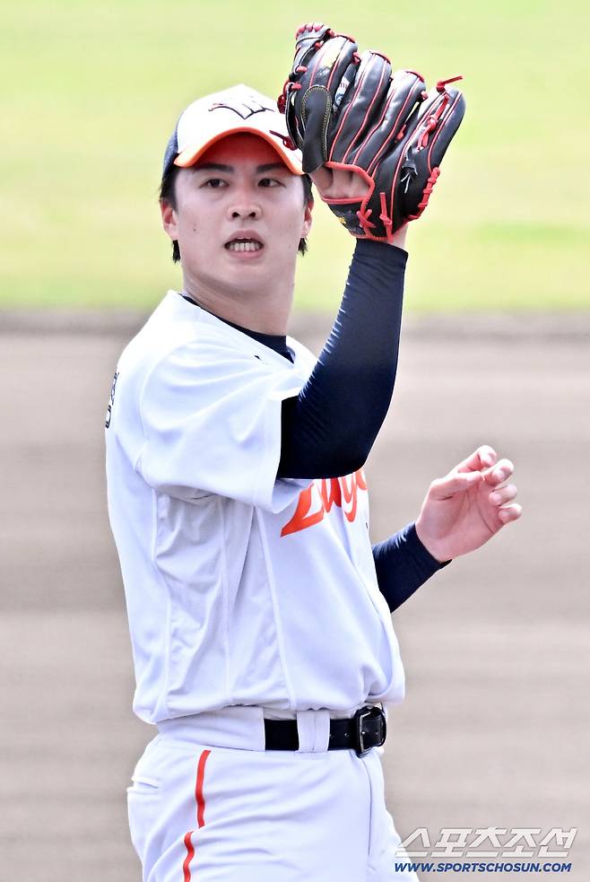 한국 대표팀 상대 당찬 피칭 펼친 왕옌청.