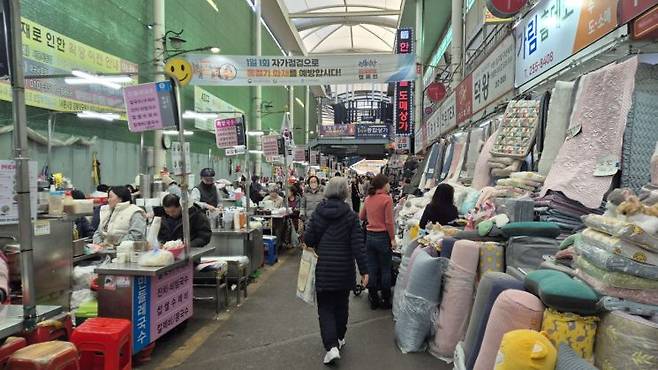 지난 20일 오후 찾은 대구 서문시장은 평소와 같이 사람들로 북적였다. 우수연 기자