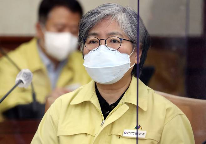 2022년 5월 6일 정은경 당시 질병관리청장이 서울 종로구 세종대로 정부서울청사에서 열린 코로나19 중대본회의에 참석해 있다./뉴스1