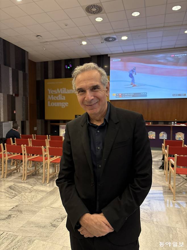 올림픽 기간 밀라노 상공회의소에서 만난 카를로 카파사 이탈리아국립패션협회장. 밀라노=임보미 기자 bom@donga.com