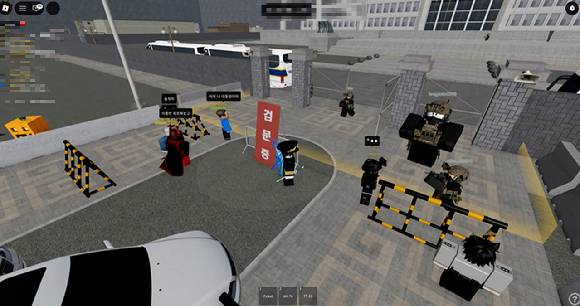 최근 전 세계 청소년들이 즐기는 게임 플랫폼 '로블록스'에서 12·3 계엄사태를 다룬 게임 '그날의 국회'가 등장해 논란이 됐다. 해당 게임은 현재 삭제된 상태다. 사진은 유튜브 캡처. [사진=유튜브 캡처]