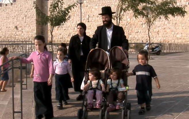 1970년대 당시 유대계 이민자들이 뉴욕의 유통망을 꽉 쥐고 있었다.