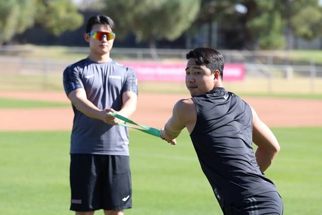 정우영이 미국 애리조나 스코츠데일 스프링캠프에서 구슬땀을 흘리고 있다. 사진=LG 제공