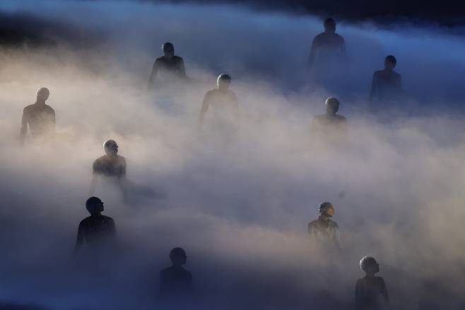 이탈리아 베로나 올림픽 아레나에서 2026 밀라노·코르티나담페초 동계올림픽 폐회식 공연이 펼쳐지는 모습. [연합]