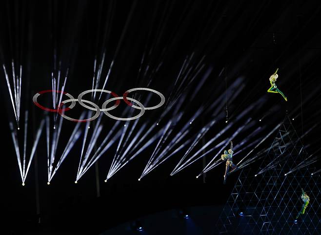 23일(한국시간) 이탈리아 베로나 아레나에서 2026 밀라노·코르티나 동계올림픽 폐회식 공연이 펼쳐지는 모습. [연합]
