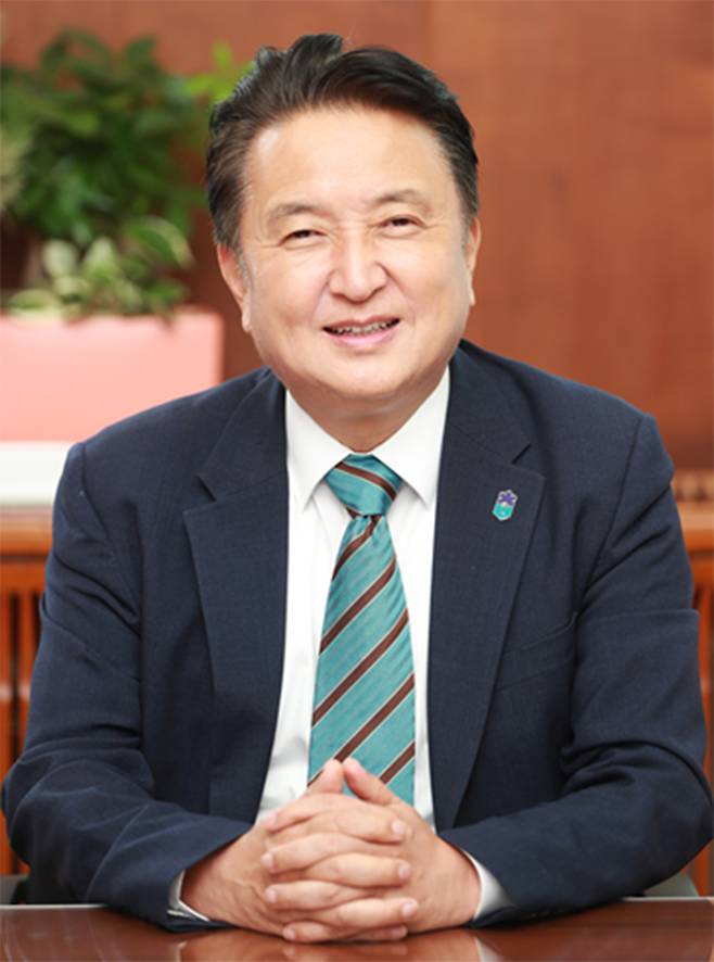 김영환 충북도지사는 레이크파크 르네상스사업 등을 통해 충북 관광객 5000만명 시대를 열겠다고 자신한다. 충북도 제공