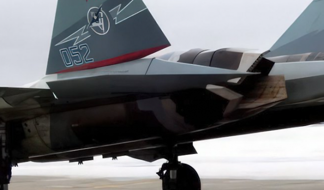 러시아 Su-57 전투기 시제기에 장착된 차세대 AL-51F-1 엔진. 이 엔진을 Su-34 전투폭격기에 적용할 경우 항속거리가 더욱 늘어날 가능성이 제기되고 있다. 밀리터리워치매거진 캡처