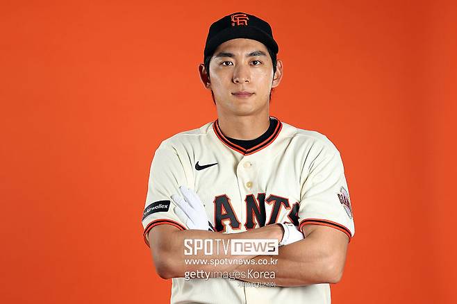 ▲ 이정후는 23일(한국시간) 미 애리조나주 스캇데일의 스캇데일 스타디움에서 열린 ‘2026 메이저리그 시범경기’ 시카고 컵스와 경기에 선발 6번 우익수로 출전, 타석에서 3타수 1안타를 기록함은 물론 6회에는 강한 어깨로 어시스트를 기록하며 강한 인상을 남겼다.