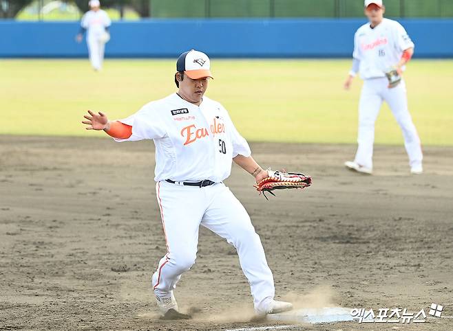 한화 이글스 좌타 거포 강백호가 2026시즌 외야 수비 소화 없이 지명타자와 1루수로만 나설 것으로 보인다. 사진 고아라 기자