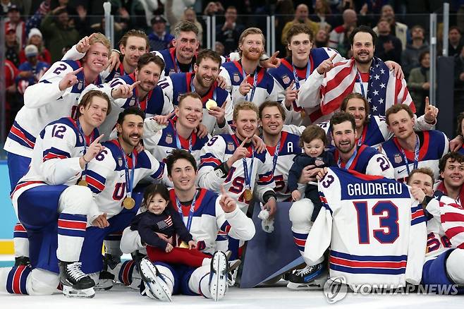 남자 아이스하키 우승 차지한 미국 대표팀 [로이터=연합뉴스]