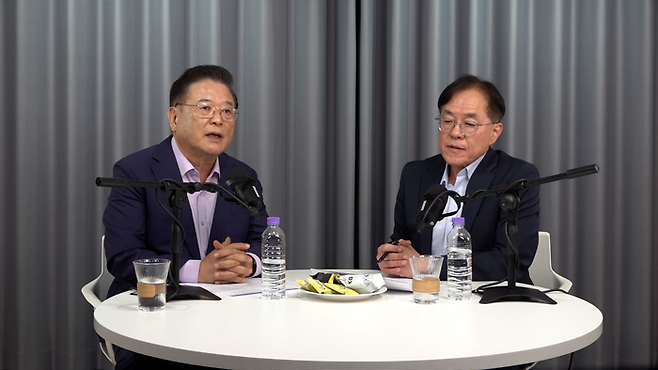 국민의힘 김문수 후보 직속 우동기 지방살리기 특별위원장과 영남일보 박재일 논설실장이 29일 박재일의 직설사설에 출연해 대담하고 있다. 이형일기자 hilee@yeongnam.com