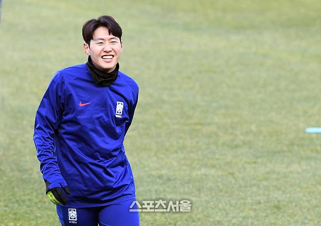 대한민국 축구대표팀의 이강인이 지난해 2월 19일 고양종합운동장에서 2026 북중미 월드컵 아시아지역 최종예선 오만전을 하루 앞두고 훈련을 하고 있다. 고양 | 박진업 기자 upandup@sportsseoul.com
