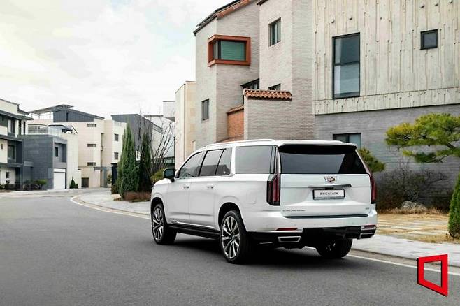 '2026 더 뉴 에스컬레이드 ESV'. 캐딜락