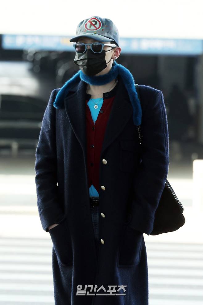 가수 지드래곤(GD)가 30일 오후 해외 일정 참석을 위해 인천국제공항을 통해 말레이시아 쿠알라룸푸르로 출국했다. 인천공항=서병수 기자 qudtn@edaily.co.kr /2026.01.30/