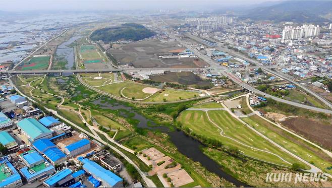 예산 무한천체육공원 파크골프장 전경.