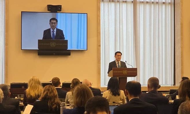 정부 북핵 수석대표를 맡고 있는 정연두 외교부 외교전략정보본부장이 23일(현지시간) 제네바 군축회의 고위급회기에 참석해 기조연설을 하고 있다. [사진=외교부 제공]