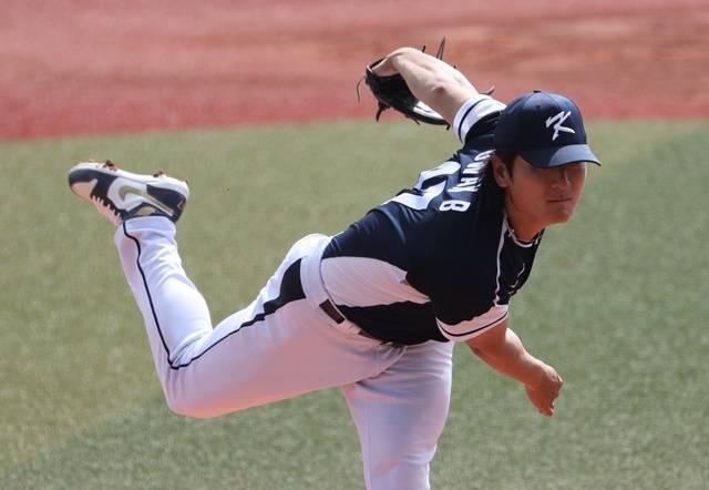 23일 한화전에서 역투하고 있는 곽빈. 사진=연합뉴스