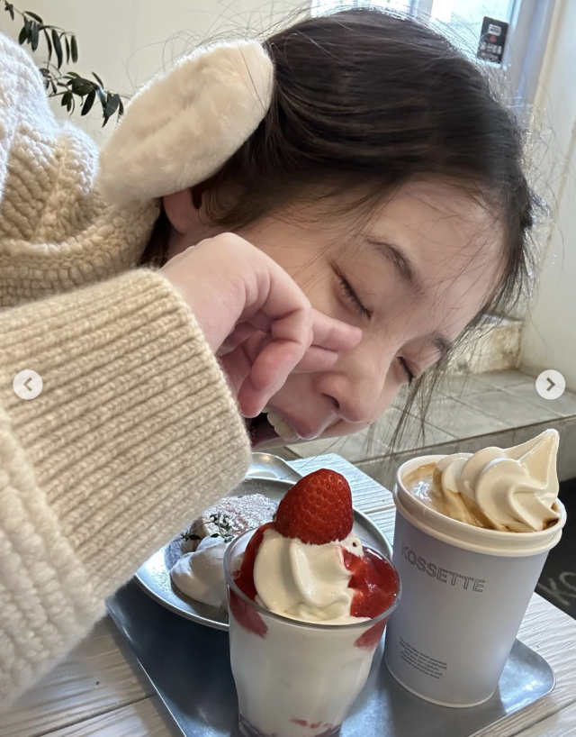 아이유가 청순한 민낯을 공개했다. / 아이유 SNS