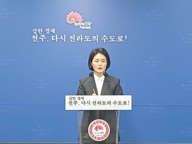 ▲김신선 전주시보건소장이 브리핑하고 있다. ⓒ전주시