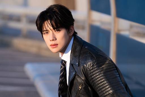 KBS2 토일미니시리즈 ‘은애하는 도적님아’에서 도월대군 이열을 연기한 문상민은 “주인공으로서 드라마를 이끌어가는 것이 쉽지 않다는 걸 느꼈다”며 “부담이 들기는 하지만, 더욱 다양한 모습을 보여드리고 싶다”고 말했다.&nbsp; 어썸이엔티 제공