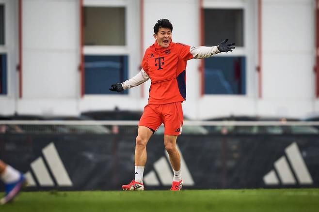 바이에른 뮌헨이 8월 프리시즌을 위해 한국 투어를 고려한다는 소식이 공개된 가운데 김민재의 거취에 시선이 쏠리고 있다. 사진출처|바이에른 뮌헨 페이스북