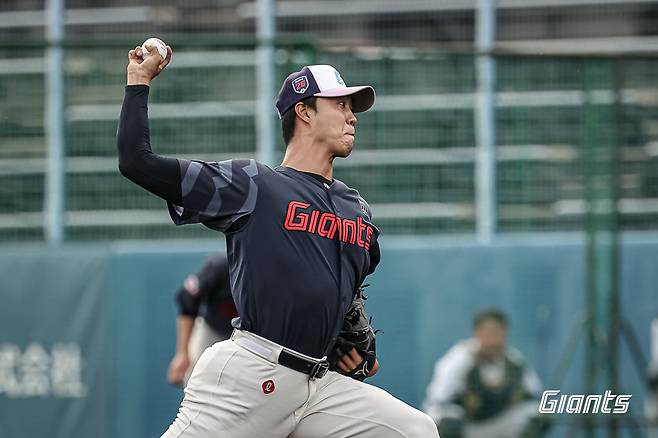 롯데 윤성빈이 22일 난고스타디움서 열린 세이부전서 역투하고 있다. 사진제공｜롯데 자이언츠