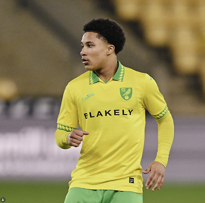 에이제이 타바레스.     노리치시티 인스타그램 캡처