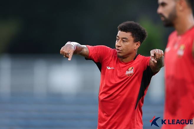 ▲ 2024년 K리그1 FC서울에 입단하며 큰 관심을 불러모은 린가드는 2시즌 동안 활약하며 팬들의 많은 사랑을 받았다. 실력뿐만 아니라 남다른 스타성을 바탕으로 한국 예능 프로그램에 출연하는 등 화제의 중심에 섰다. ⓒ한국프로축구연맹