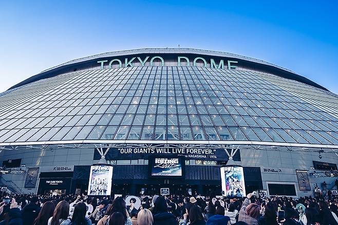 12만 관객 열광! 라이즈, K팝 보이그룹 최단기간 日 도쿄돔 공연 대성황.."다 브리즈 덕분"