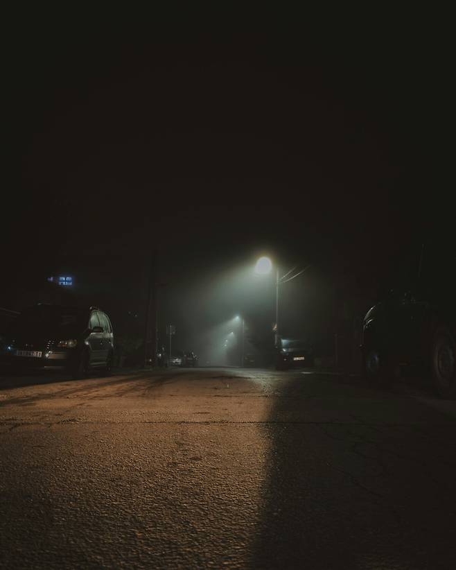 거리에 사람이 없는 것은 체감적인 경기침체가…/언스플래쉬