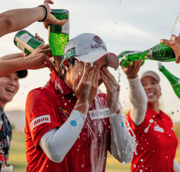 우승의 기쁨을 누리는 김효주(사진=LPGA)
