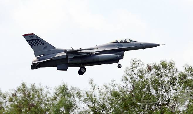 F-16 전투기 (사진은 기사 내용과 무관함) / 뉴스1 ⓒ ⓒ 뉴스1 김영운 기자