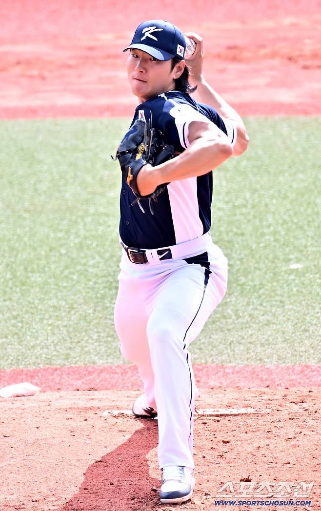 에이스의 어깨는 무겁지만 곽빈의 컨디션은 이날 최고였다.