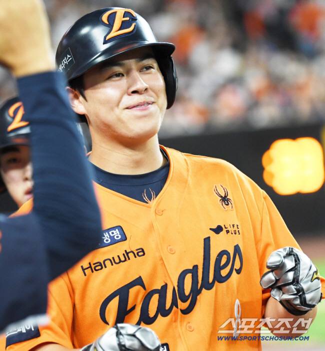 14일 대전 한화생명볼파크에서 열린 한화 이글스와 키움 히어로즈의 경기. 한화 노시환이 득점 후 미소 짓고 있다. 대전=박재만 기자 pjm@sportschosun.com/2025.09.14/