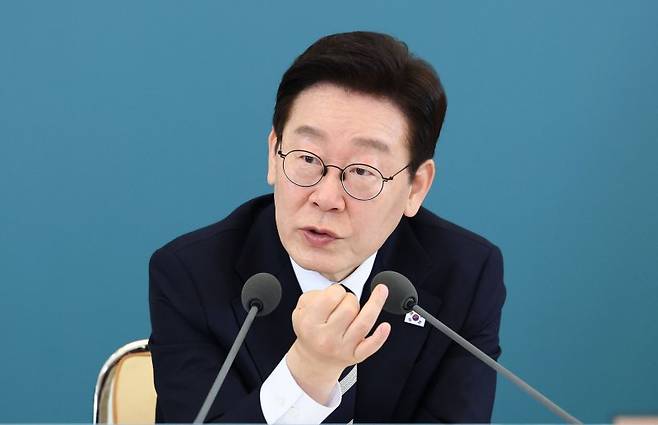 이재명 대통령이 25일 청와대에서 열린 '확대 국가관광전략회의'에서 발언하고 있다. 청와대통신사진기자단