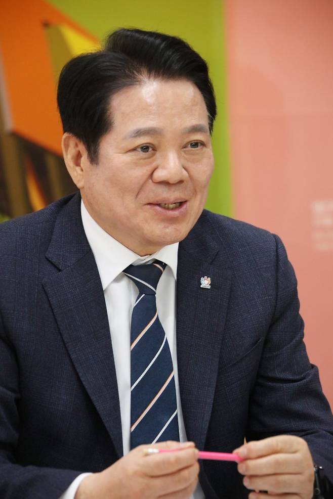 최대호 안양시장이 최근 인터뷰에서 '안양 대개조 프로젝트'를 4선 도전의 핵심 카드라고 설명했다. 안양시 제공