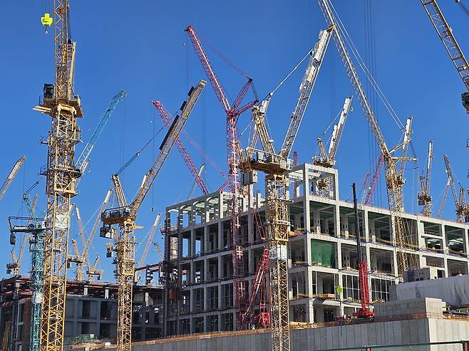 SK hynix's Yongin semiconductor campus in Gyeonggi is under construction, which is scheduled to be completed in the first half of 2027. [SK HYNIX]