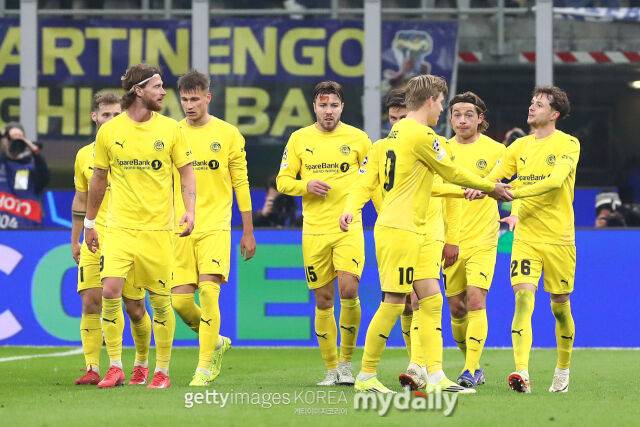 골을 넣고 함께 기뻐하는 보되/글림트 선수들. /게티이미지코리아