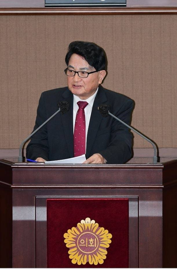 지난 24일 제334회 서울시의회 임시회 본회의 5분 자유발언을 하는 홍국표 의원
