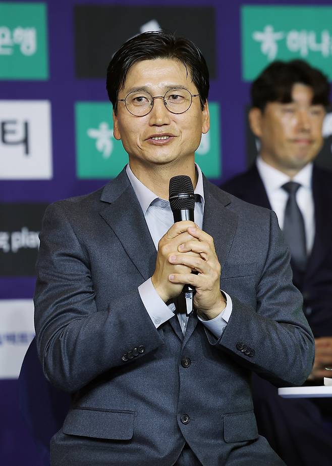 전북 현대 모터스 정정용 감독이 25일 서울 서대문구 스위스 그랜드호텔 컨벤션센터에서 열린 ‘하나은행 K리그 2026 개막 미디어데이’에서 출사표를 밝히고 있다. 연합뉴스